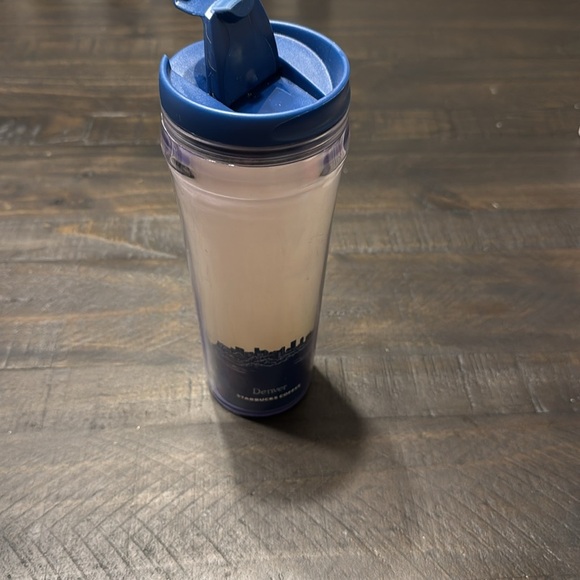 VTG 2004 Starbucks Denver Blue Plastic Tumbler Coffee Cup Mountain Design 12oz - Picture 4 of 8